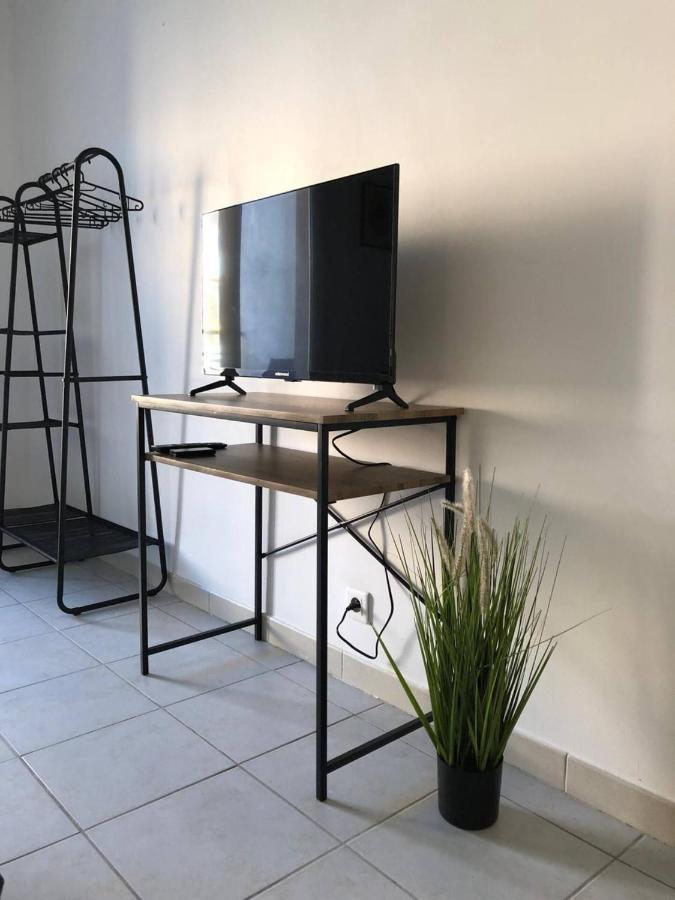 Studio Le 2, Free Parking, Free Wifi, Transports Nîmes Exterior foto